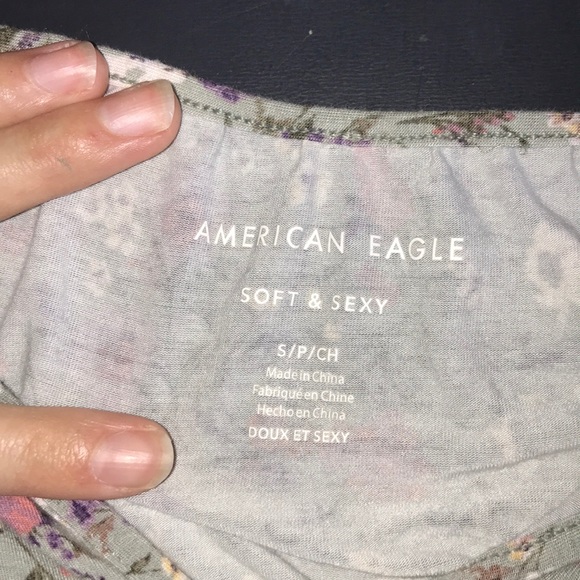 American Eagle floral top - Picture 2 of 2